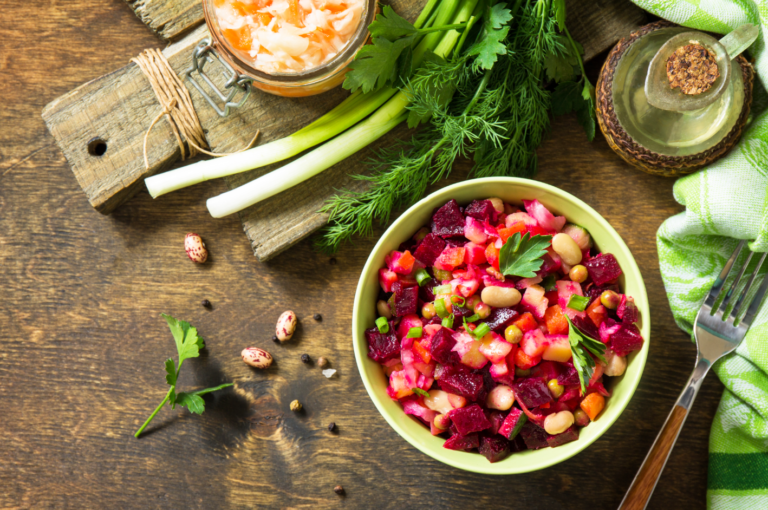 beetroot-salad-vinaigrette-with-sauerkraut-pickle