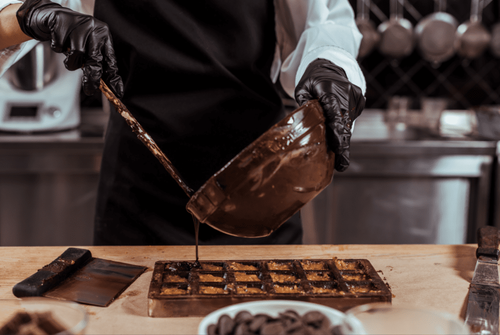 dubai chocolate pouring